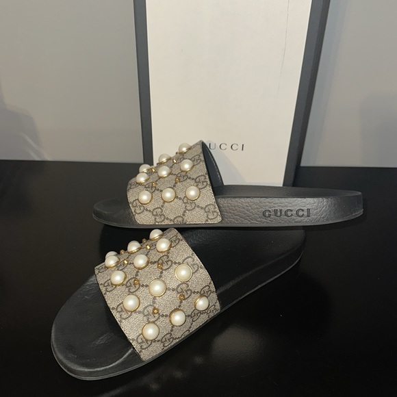 100% Authentic Gucci Pearl Slides - Picture 4 of 8